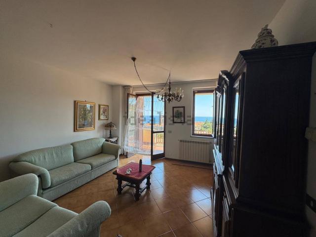 Appartamento in vendita a Imperia, Liguria