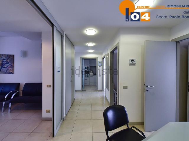 Appartamento in vendita a Cesano Maderno, Lombardia