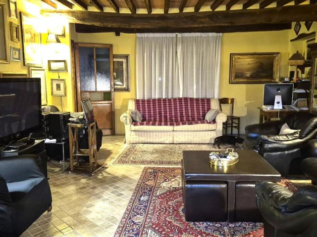 Appartamento in vendita a Camaiore, Toscana