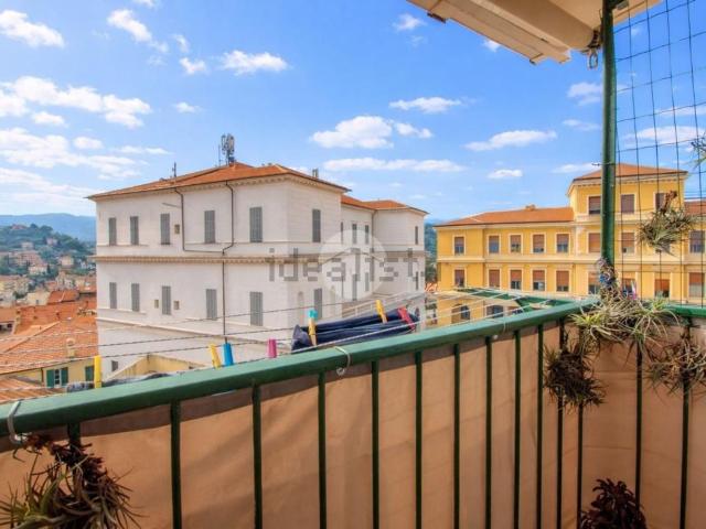 Appartamento in vendita a Borgo Parasio, Imperia