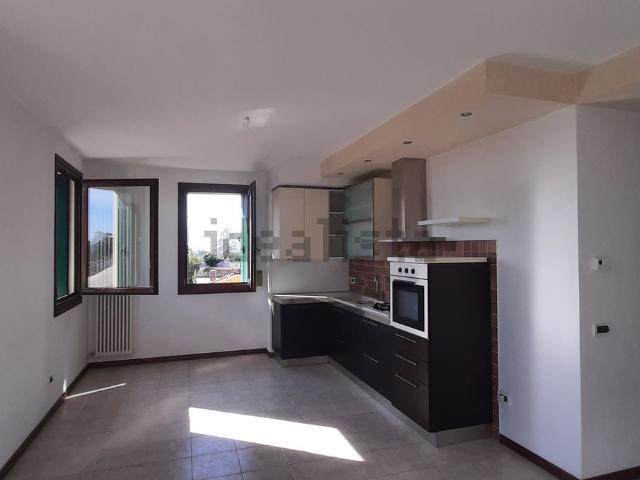Appartamento in vendita a Santorso, Vicenza