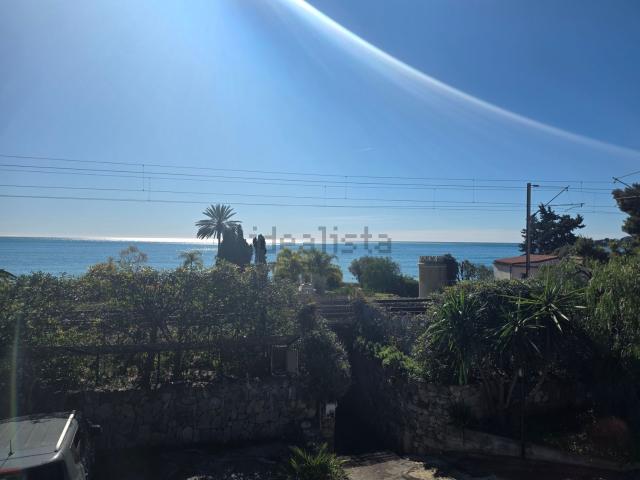 Appartamento in vendita a Ventimiglia, Liguria