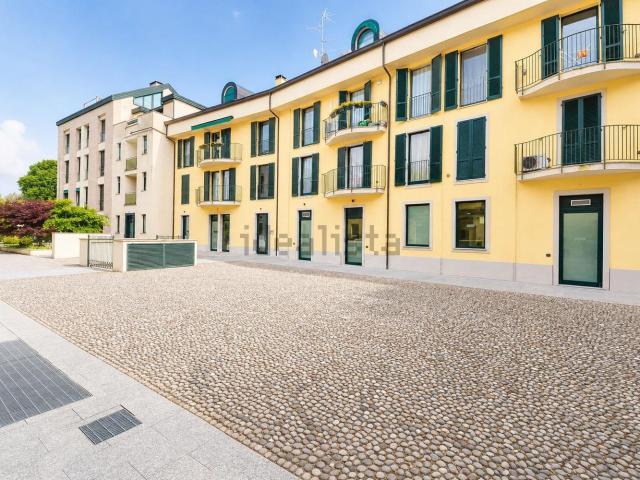 Appartamento in vendita a Arcore, Lombardia