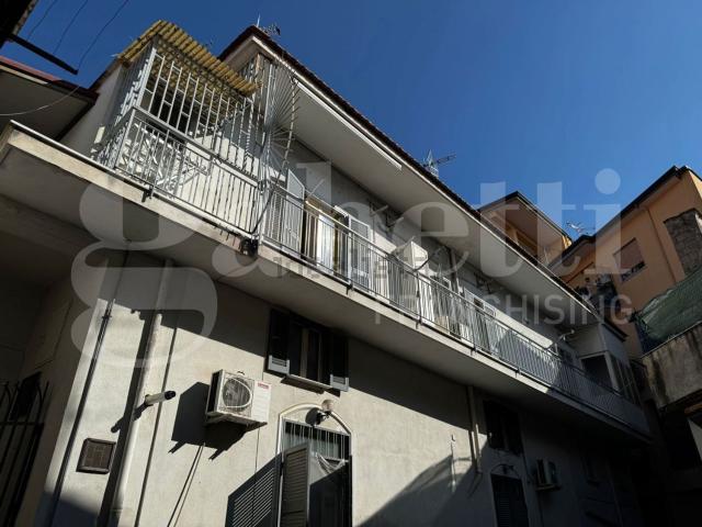 Appartamento in vendita a Arzano, Campania