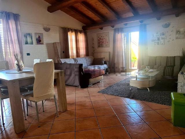 Appartamento in vendita a Santa Maria Di Licodia, Catania