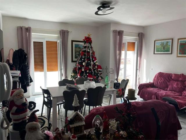 Appartamento in vendita a Goretti, Latina