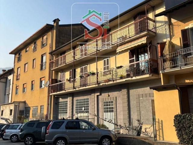 Appartamento in vendita a Piazza Monaci, Zogno