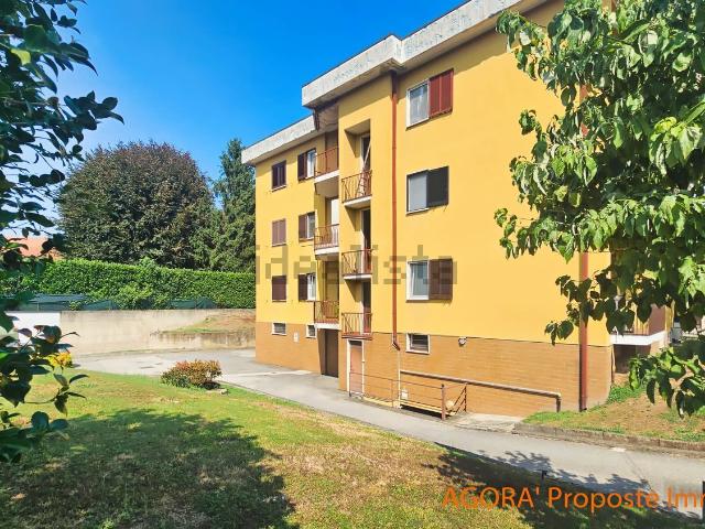 Appartamento in vendita a Angera, Varese