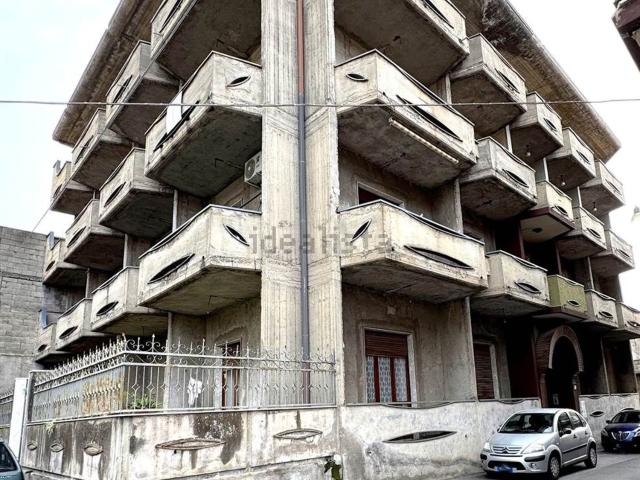 Appartamento in vendita a Santa Maria Di Licodia, Catania