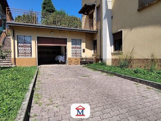 Appartamento in vendita a Laxolo, Val Brembilla