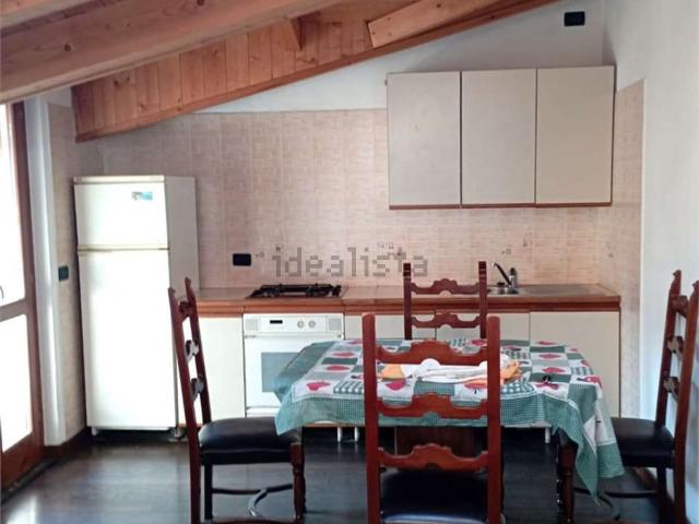 Appartamento in vendita a Barni, Lombardia