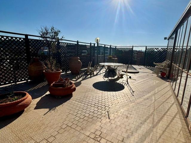 Appartamento in vendita a Pesaro, Pesaro E Urbino