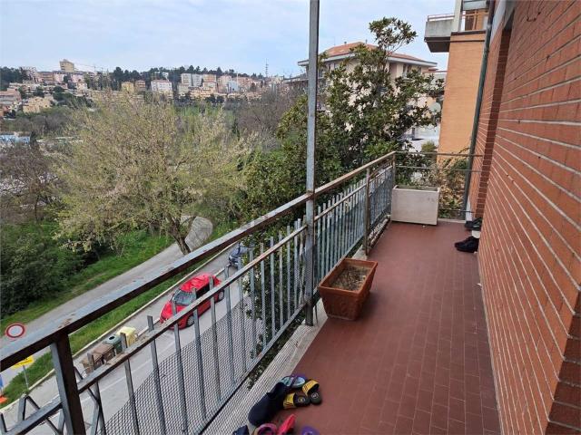 Appartamento in vendita a Tribunale, Macerata
