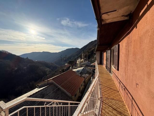 Appartamento in vendita a Neirone, Liguria