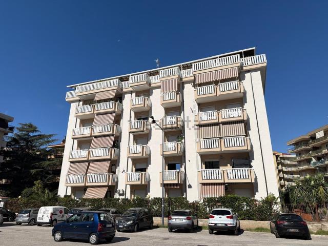 Appartamento in vendita a Rione Serroni, Battipaglia