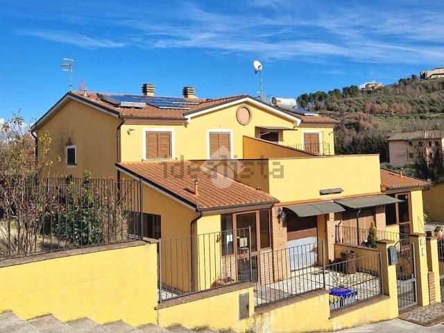 Appartamento in vendita a Spoleto, Umbria