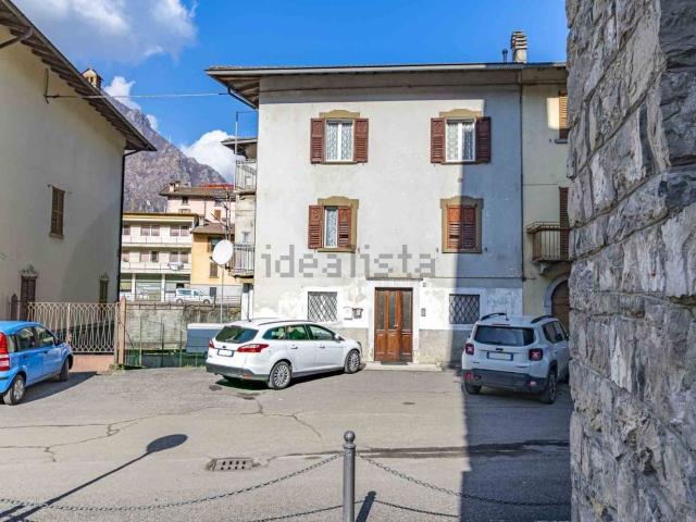 Appartamento in vendita a Comunità Montana della Valle Brembana, Zogno