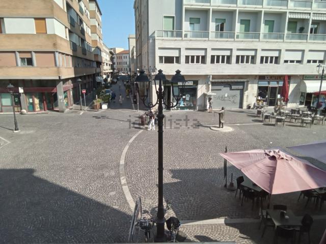 Appartamento in vendita a Centro Storico, Marche