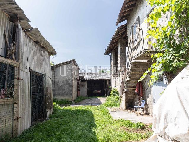 Appartamento in vendita a Molteno, Lombardia