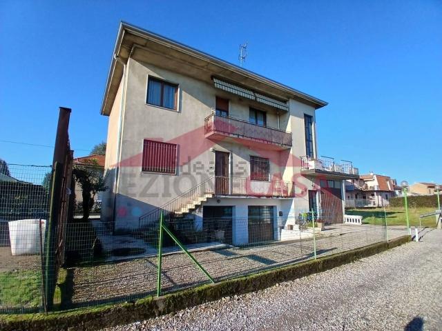 Appartamento in vendita a Uboldo, Lombardia