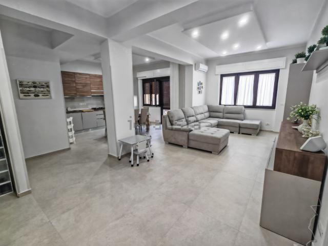 Appartamento in vendita a Calabria, Reggio Calabria