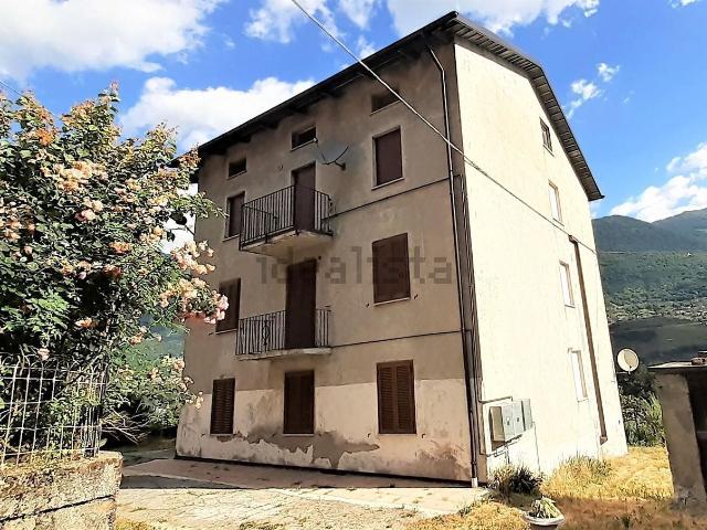Appartamento in vendita a Faedo, Lombardia