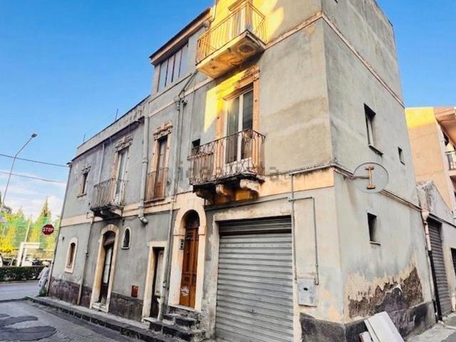 Appartamento in vendita a Adrano, Catania