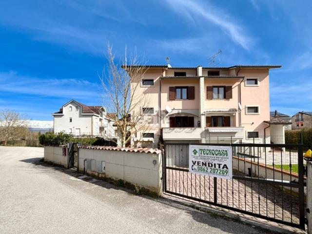 Appartamento in vendita a Fossa, Abruzzo