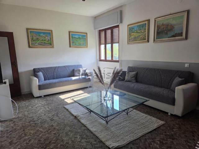 Appartamento in vendita a Carrara, Toscana