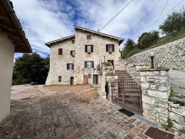 Appartamento in vendita a Semonte Castello, Gubbio