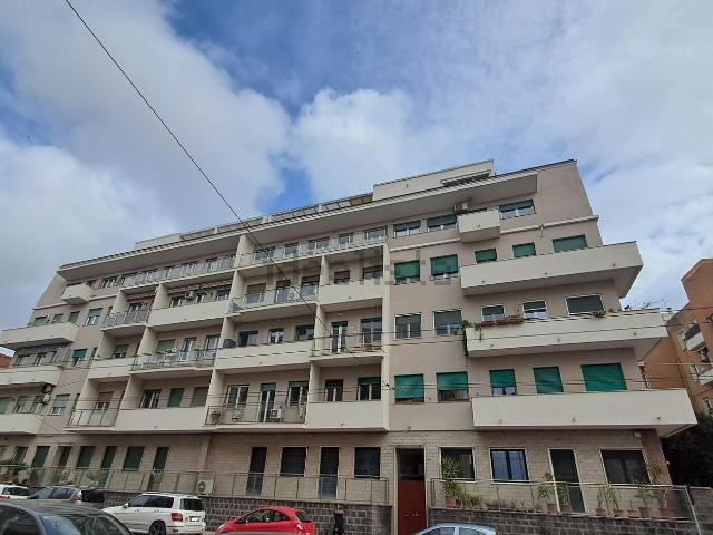 Appartamento in vendita a Bonaria, Cagliari