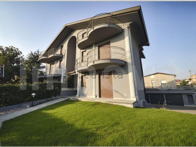 Appartamento in vendita a Seveso, Lombardia