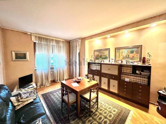 Appartamento in vendita a Molinetto di Lorenteggio, Corsico