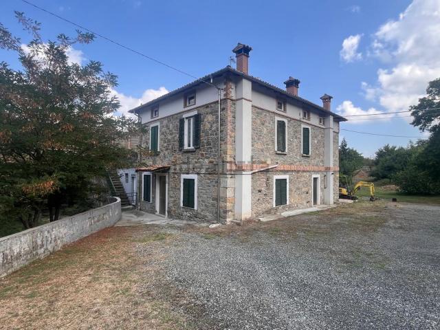 Appartamento in vendita a Fornovo Di Taro, Reggio Emilia