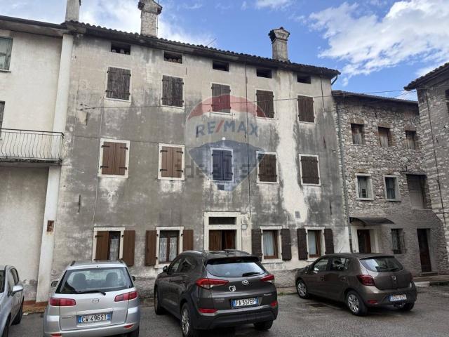 Appartamento in vendita a Longarone, Veneto