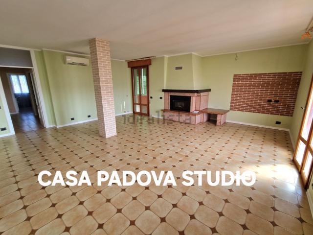 Attico in vendita a Quartiere Sant'Anna, Piove Di Sacco