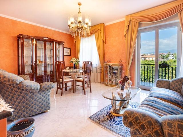 Appartamento in vendita a Riposto, Catania