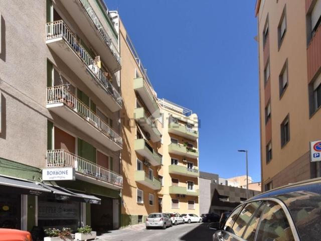 Appartamento in vendita a Bonaria, Cagliari