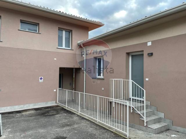 Appartamento in vendita a Adrara San Martino, Lombardia