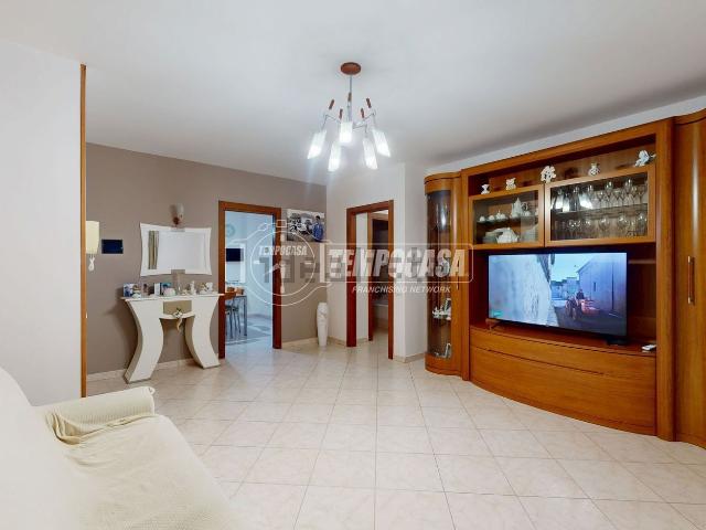Appartamento in vendita a Lusciano, Campania