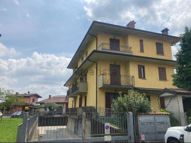 Appartamento in vendita a Calcinate, Lombardia