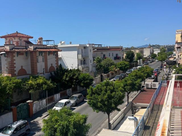 Appartamento in vendita a Pozzuoli, Campania