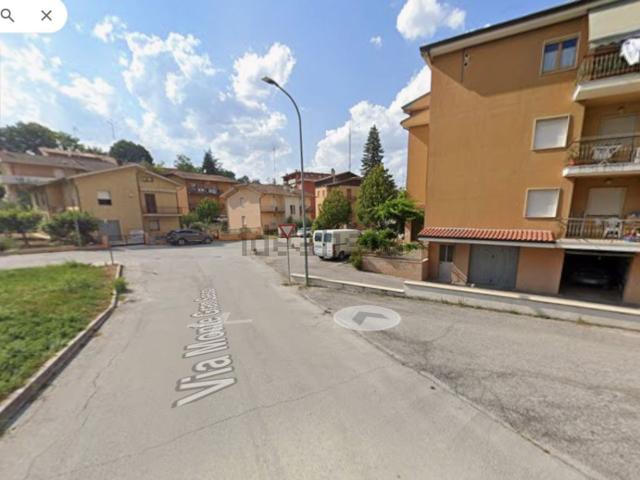Appartamento in vendita a Quartiere Feggiani, Marche