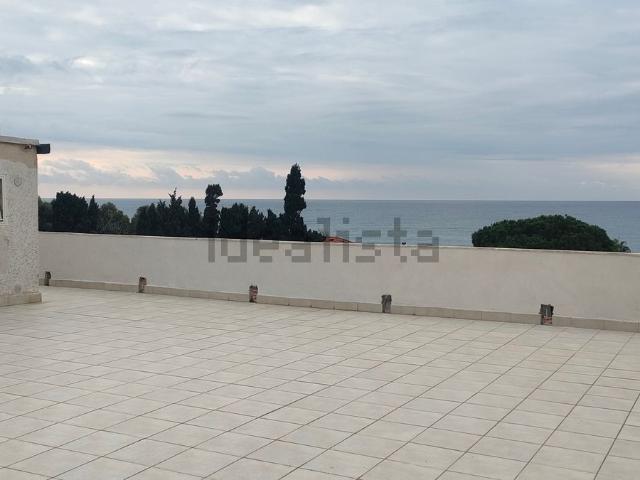 Appartamento in vendita a Calabria, Reggio Calabria