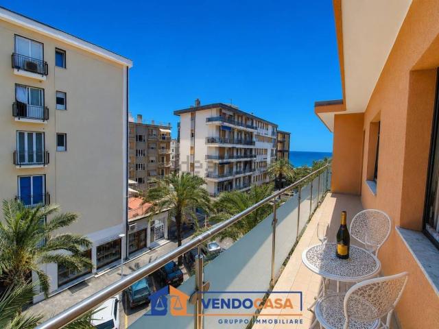 Appartamento in vendita a Finalmarina, Finale Ligure