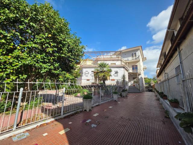 Appartamento in vendita a San Leucio, Caserta