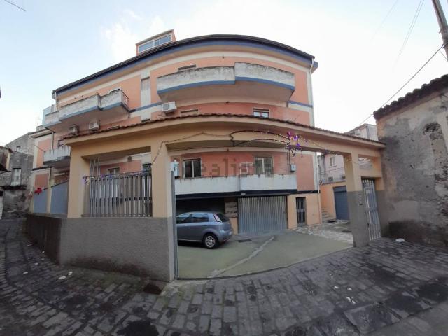 Appartamento in vendita a Francavilla Di Sicilia, Sicilia