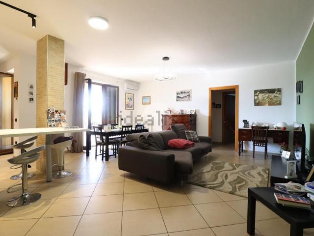 Appartamento in vendita a Mosciano Sant'angelo, Abruzzo