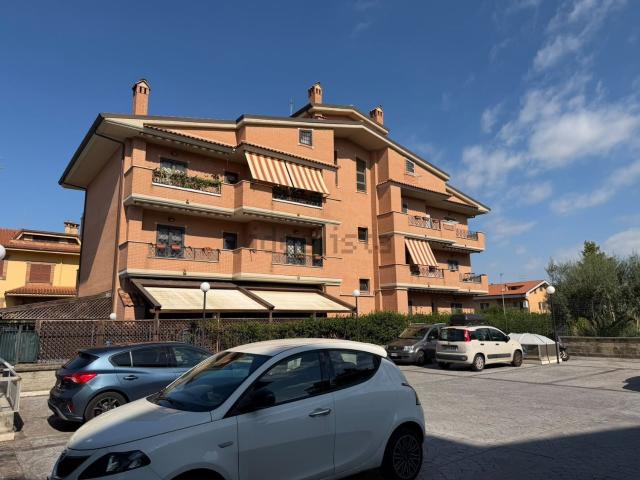 Appartamento in vendita a Morena, Roma