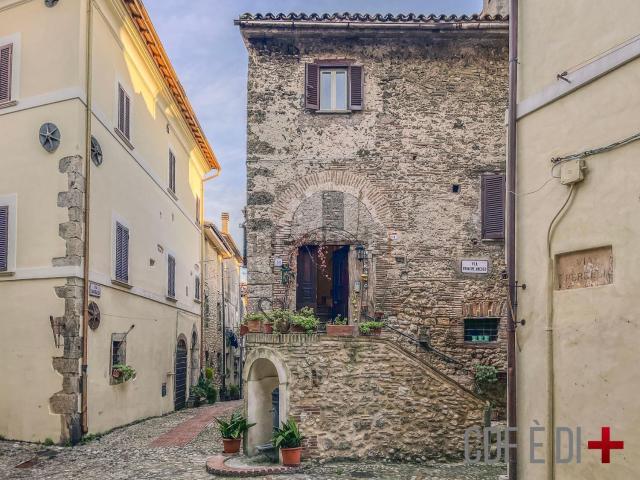 Appartamento in vendita a Castelnuovo Di Farfa, Lazio